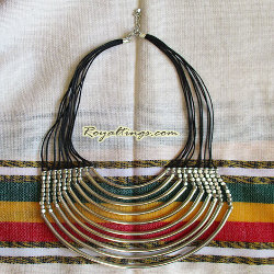 Collier plastron tribal ethnique